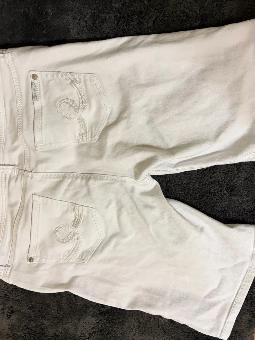 Seven 7 white women’s denim shorts.